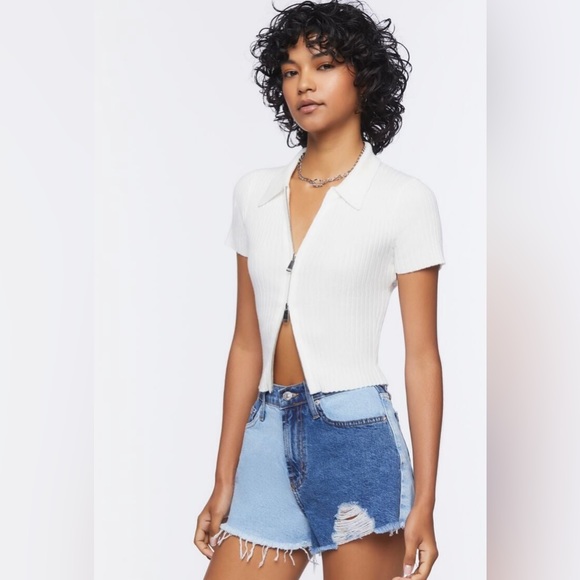 NWOT! Forever21 Colorblock Frayed Denim Shorts: Size 27 - Picture 1 of 9